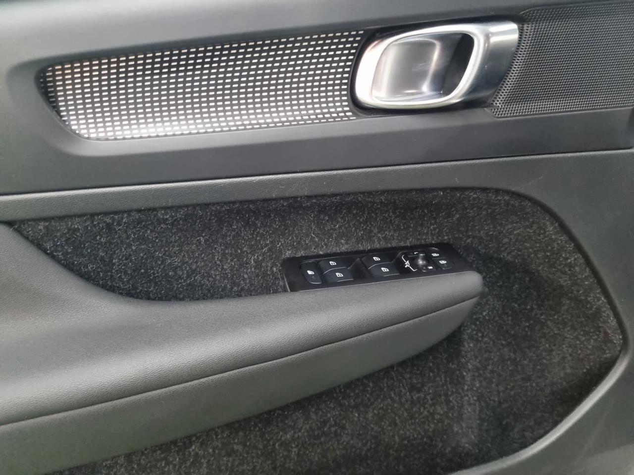 Volvo XC40 T4 Recharge Plug-in Hybrid R-design