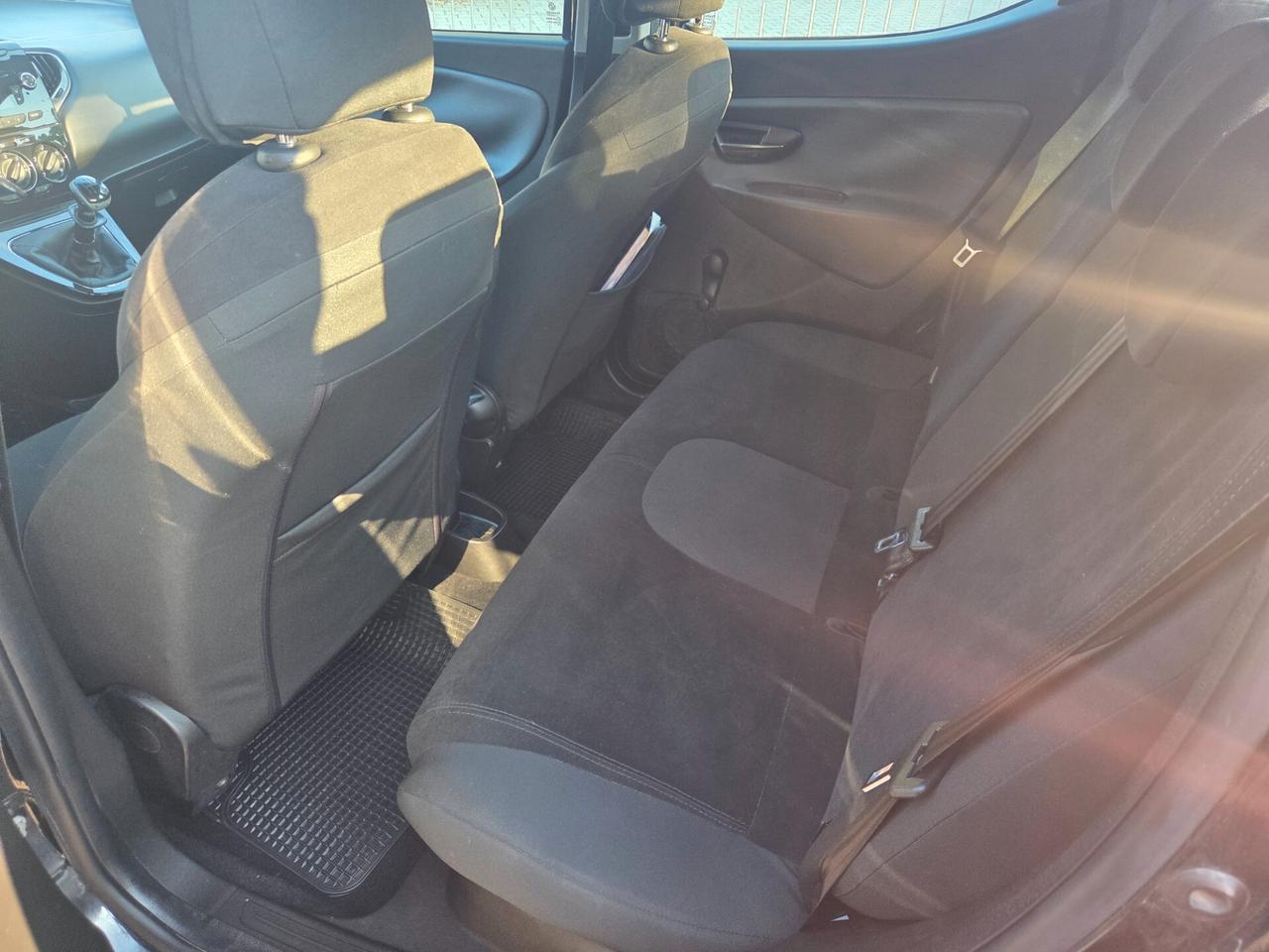 Lancia Ypsilon 1.2 69 CV 5 porte Silver