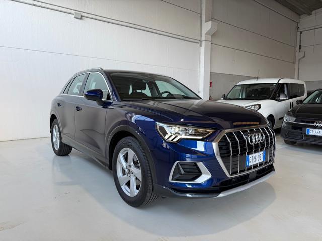 AUDI Q3 35 TDI S tronic Identity Black