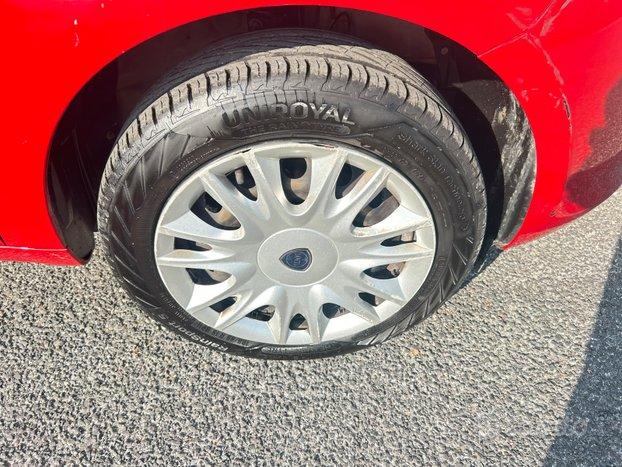 lancia Y 0.9 T.air metano 5 p