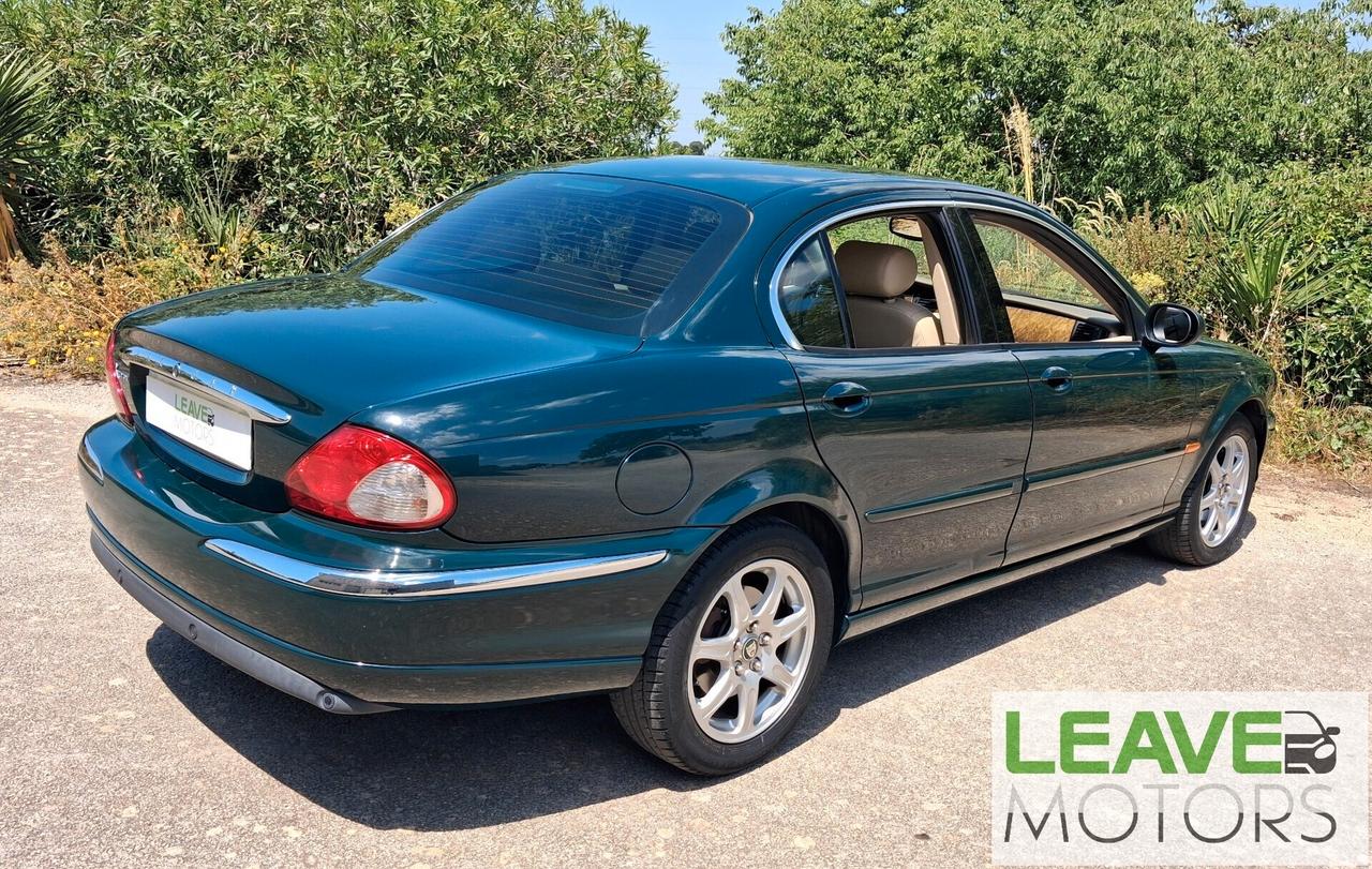 Jaguar X-Type 2 litri V6 Executive (M1540)