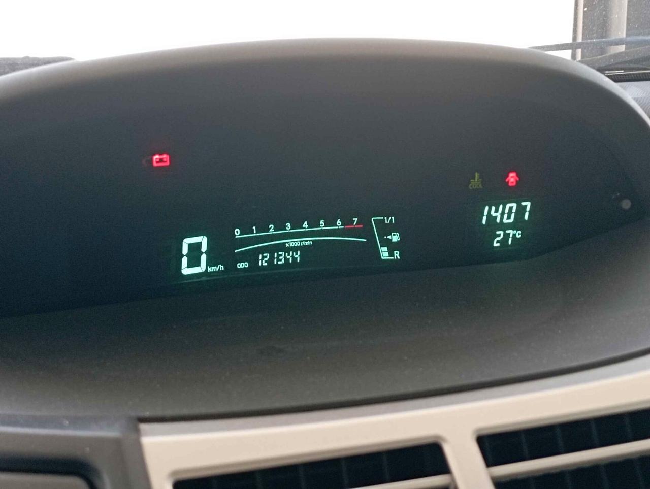 Toyota Yaris 1.3 5 porte Luna