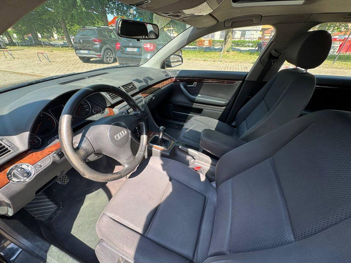 Audi A4 Avant 2.5 V6 tdi 163cv