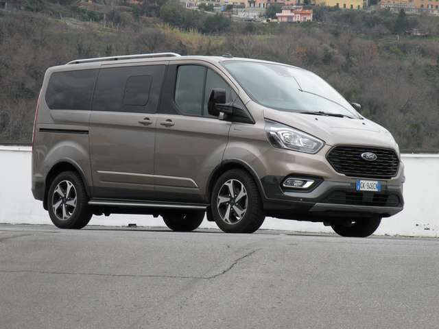 Ford Tourneo Custom active hybrid