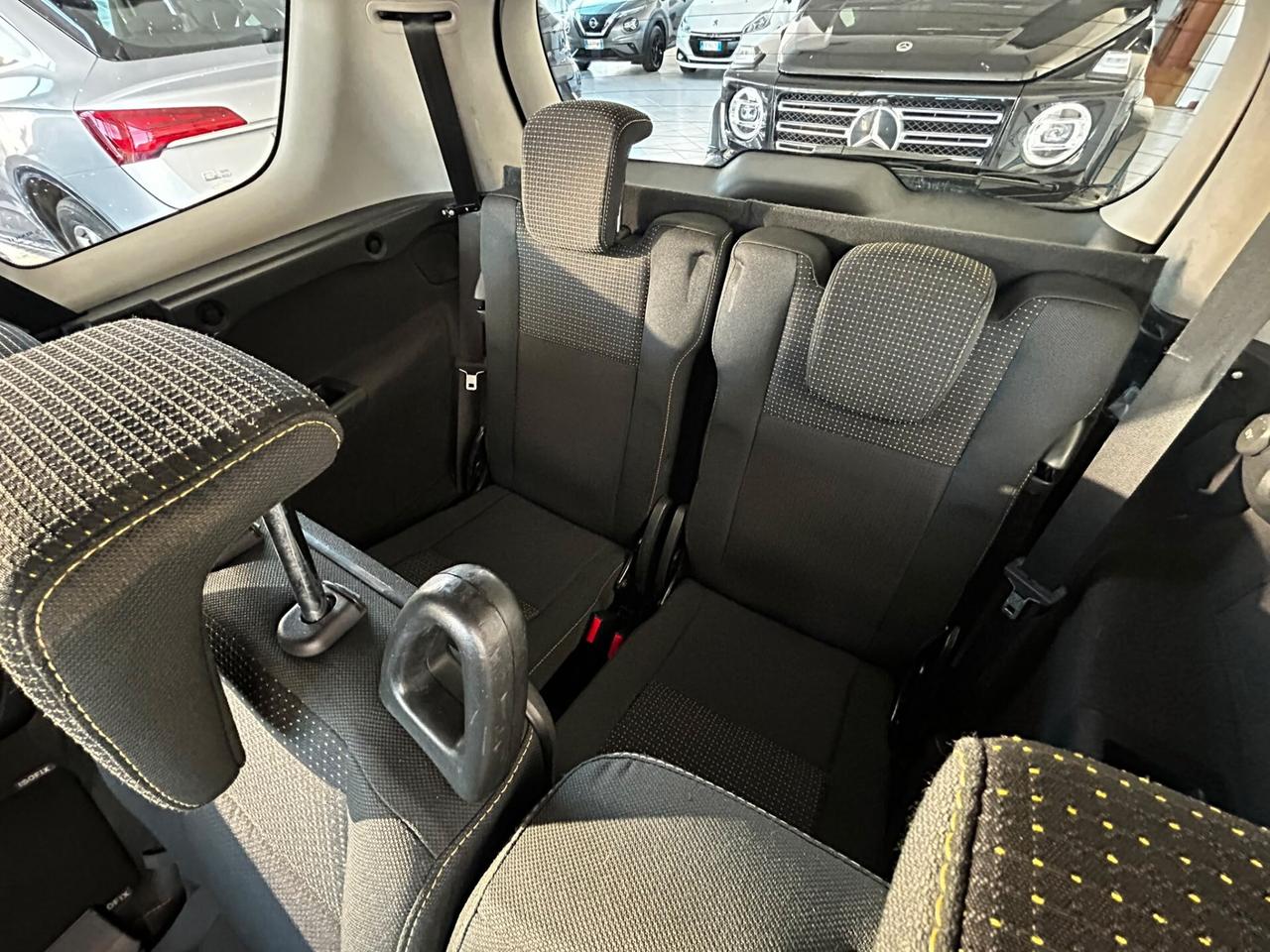 Renault Scénic 1.5 dCi 7 POSTI 2010