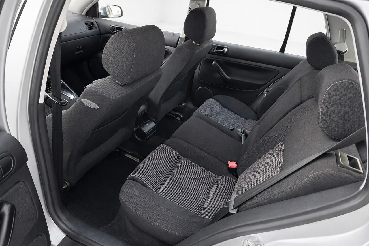 VW GOLF 4 1.6 102CV HIGHLINE AUTOMATICA ️ EURO 4 – NEOPATENTATI – NAVI