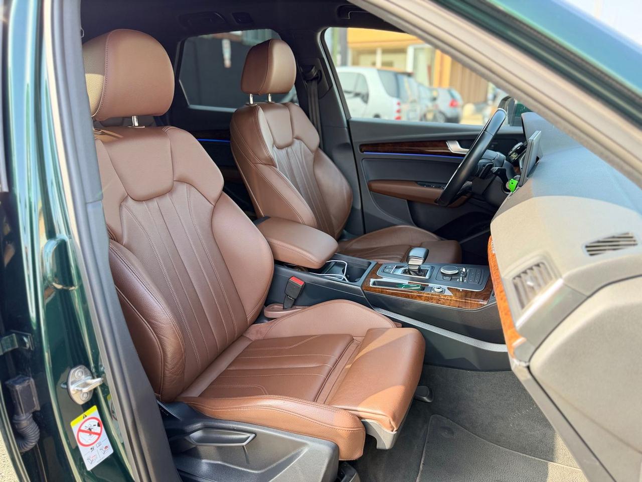 Audi Q5 Business Sport 2.0 40 TDI #9784