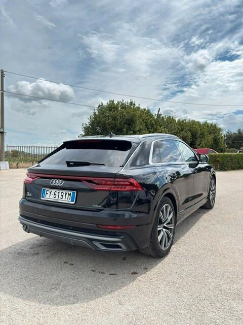 Audi Q8 45 TDI quattro tiptronic Sport