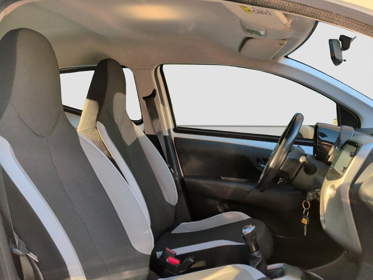 Toyota Aygo 1.0 VVT-i 69 CV 5 porte x-play TSS 2018
