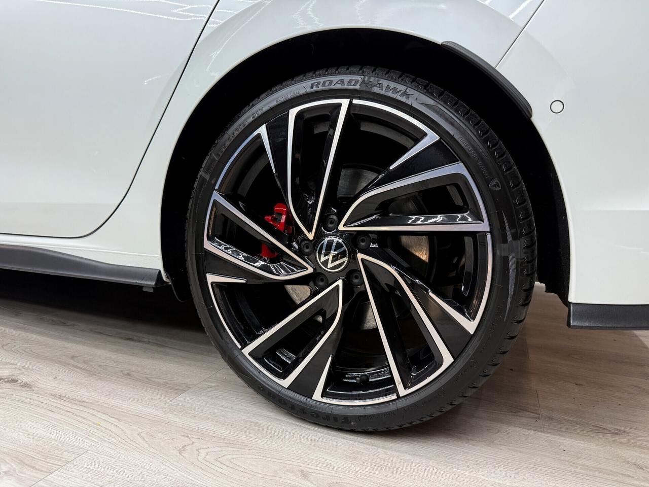 Volkswagen Golf 8 GTI 2.0 TSI 245CV