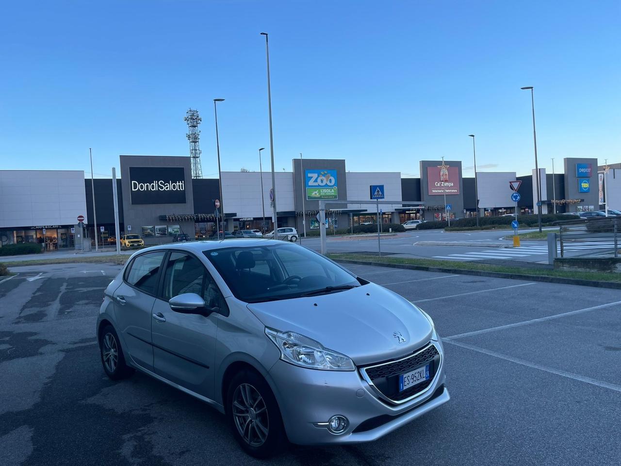 Peugeot 208 PureTech 1.2 CV 82 5P Allure