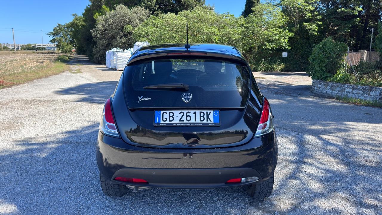 Lancia Ypsilon 1.2 69 CV 5 porte GPL Ecochic Monogram