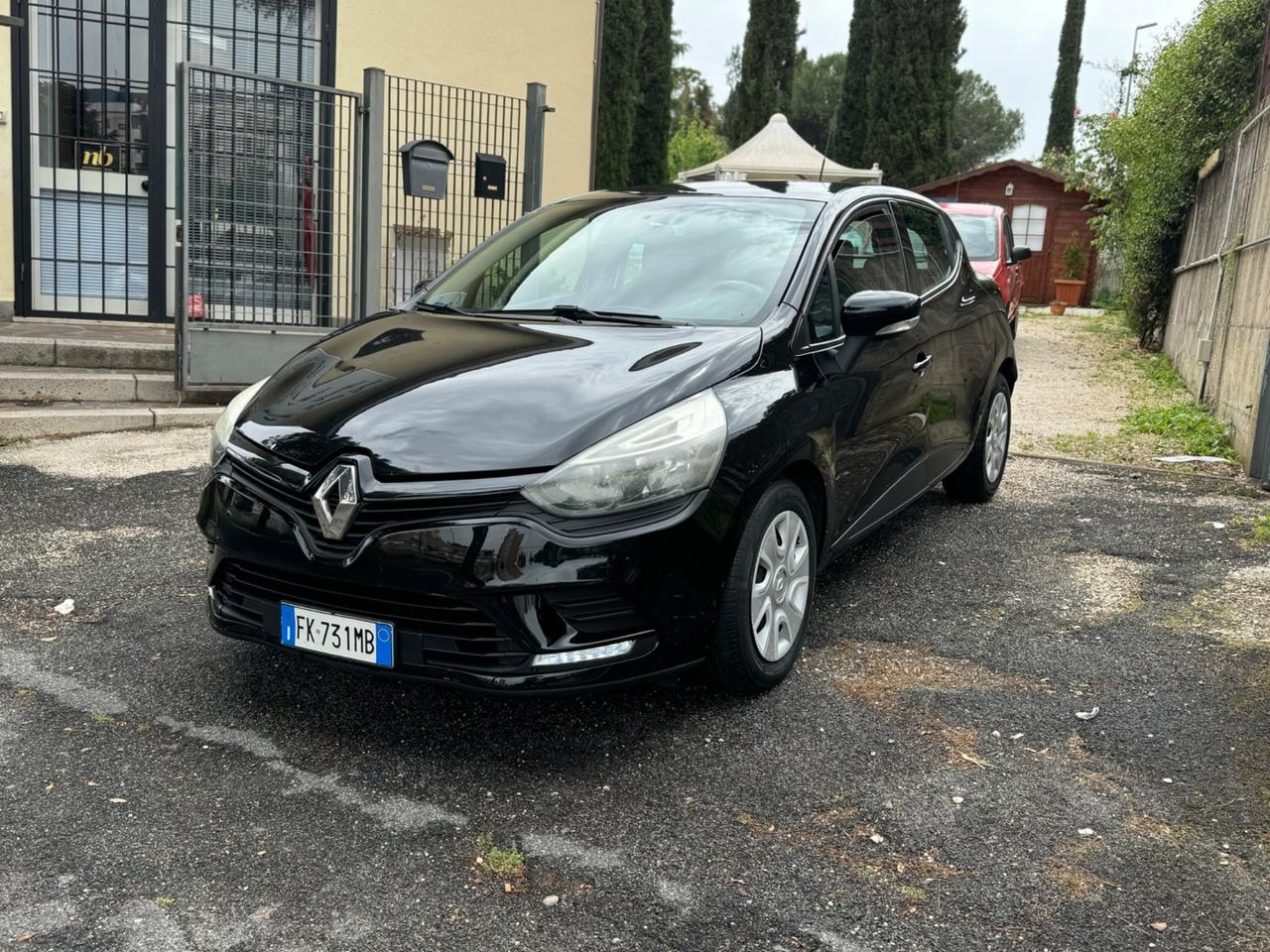 Renault Clio 1.2 75CV 5 porte Zen PERFETTA