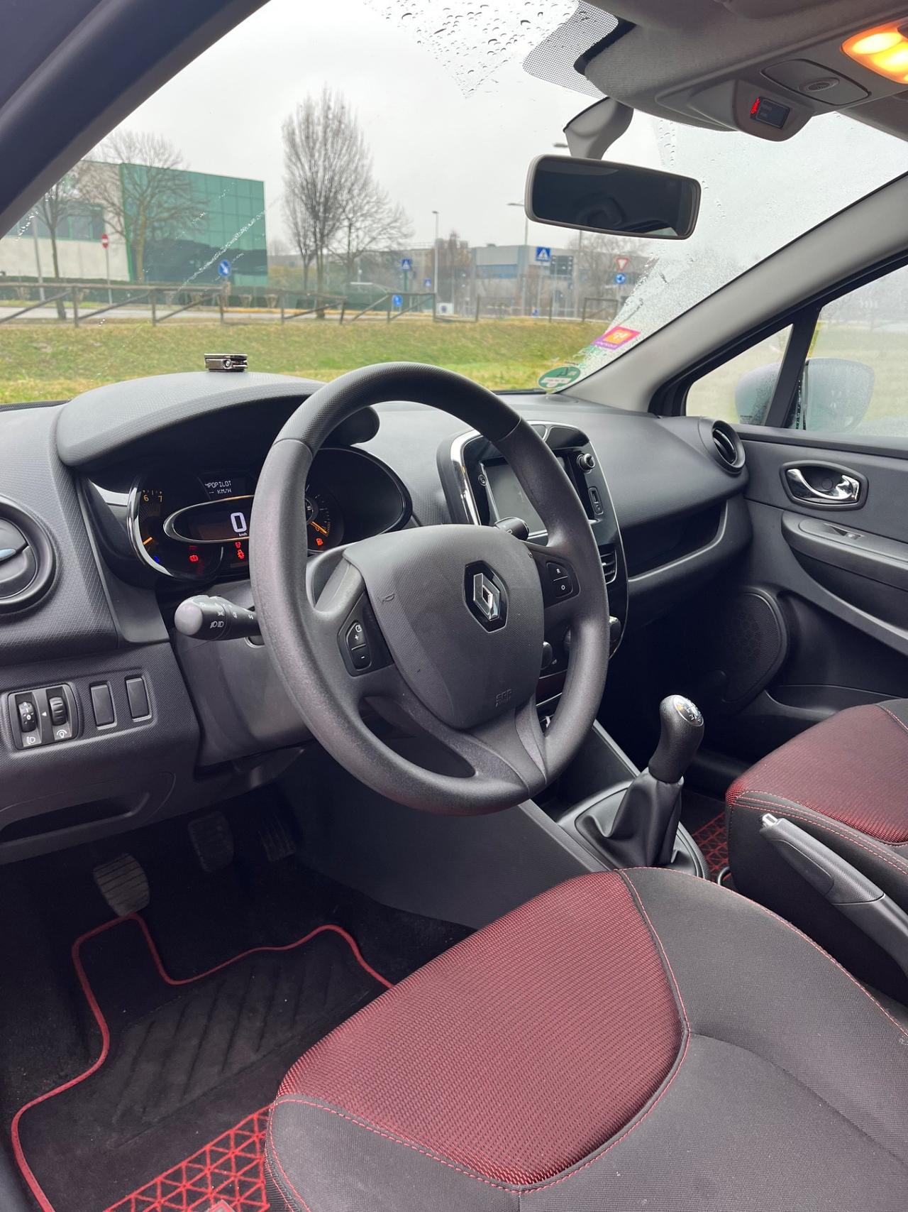 Renault Clio 1.2 75CV Neopatentati