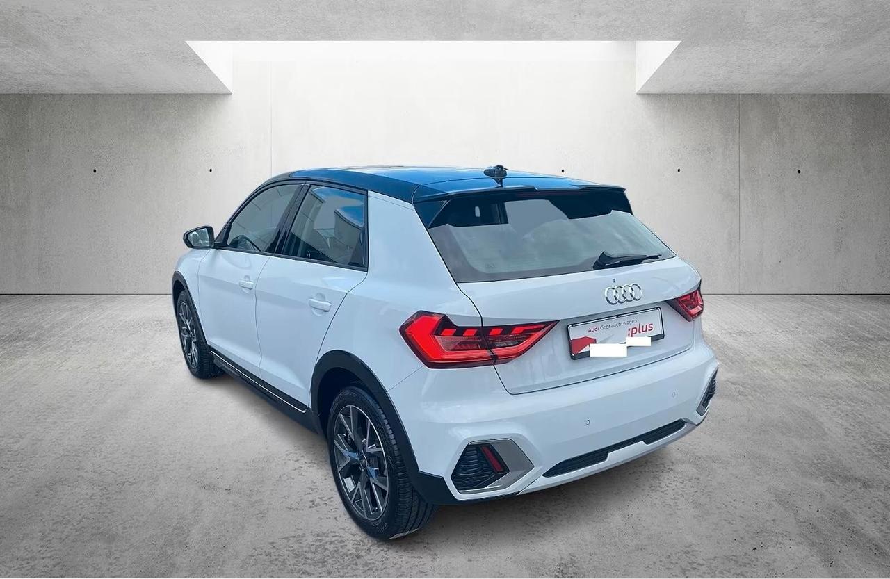 Audi A1 citycarver 30 TFSI Identity Contrast