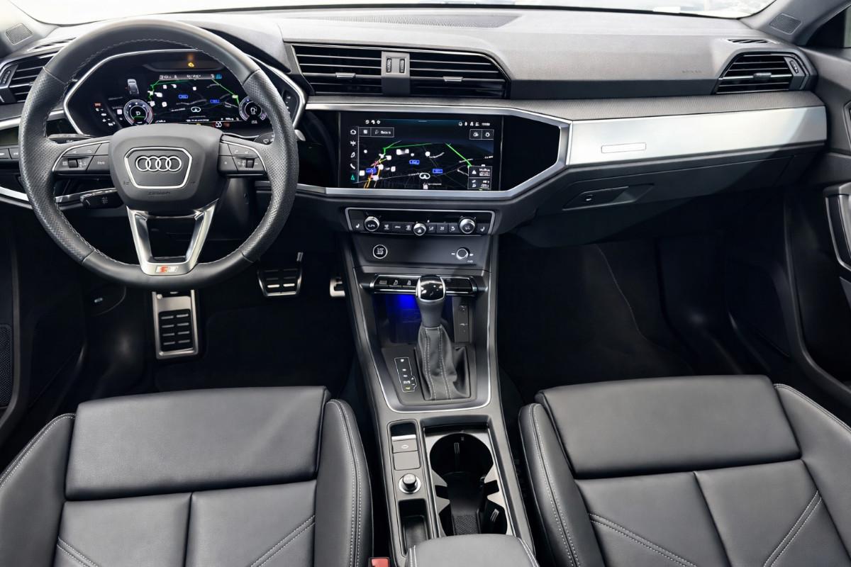 Audi Q3 Sportback 35 2.0 tdi Identity Black quattro s-tronic