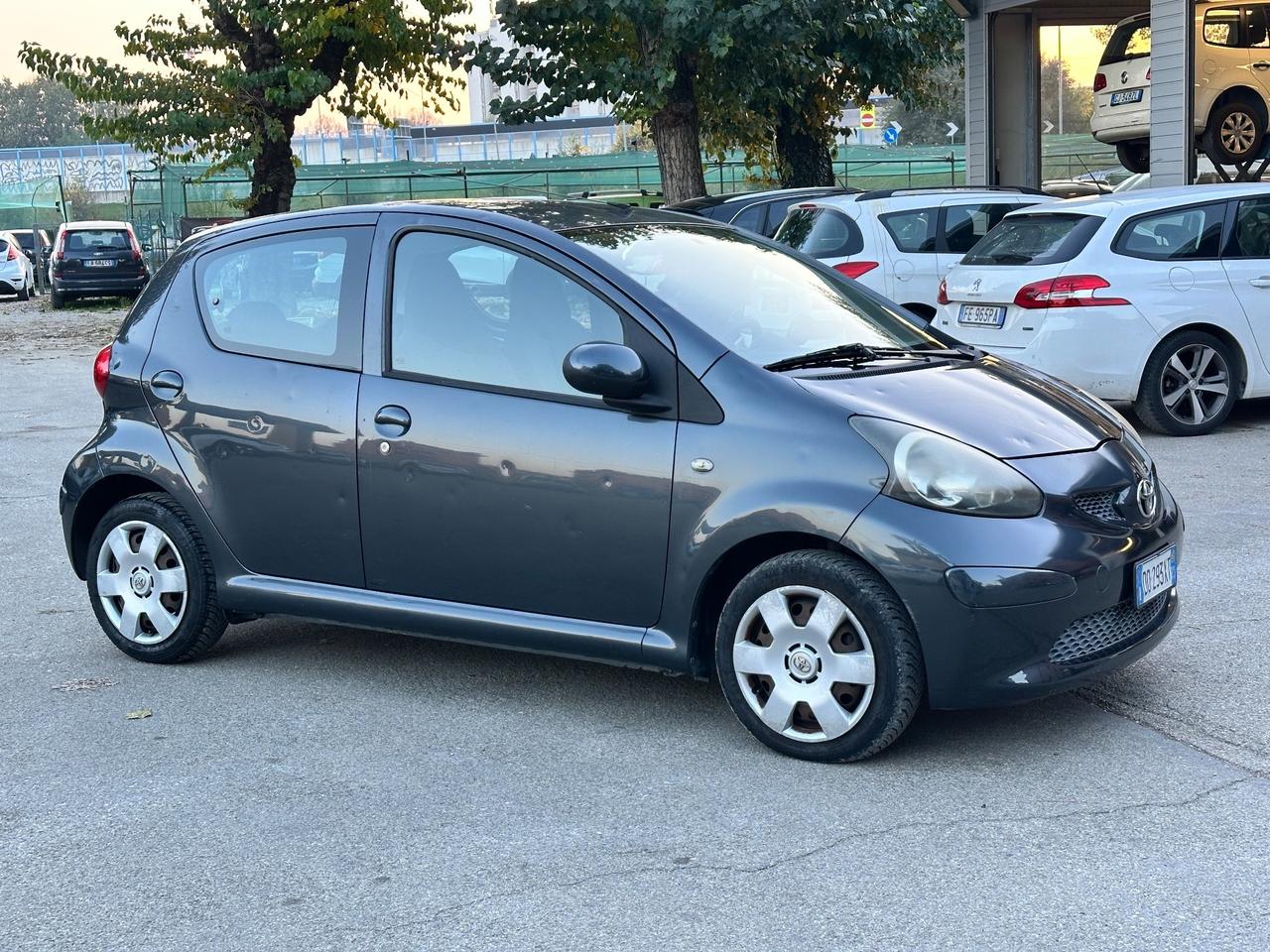 Toyota Aygo 1.0 12V VVT-i 5 porte