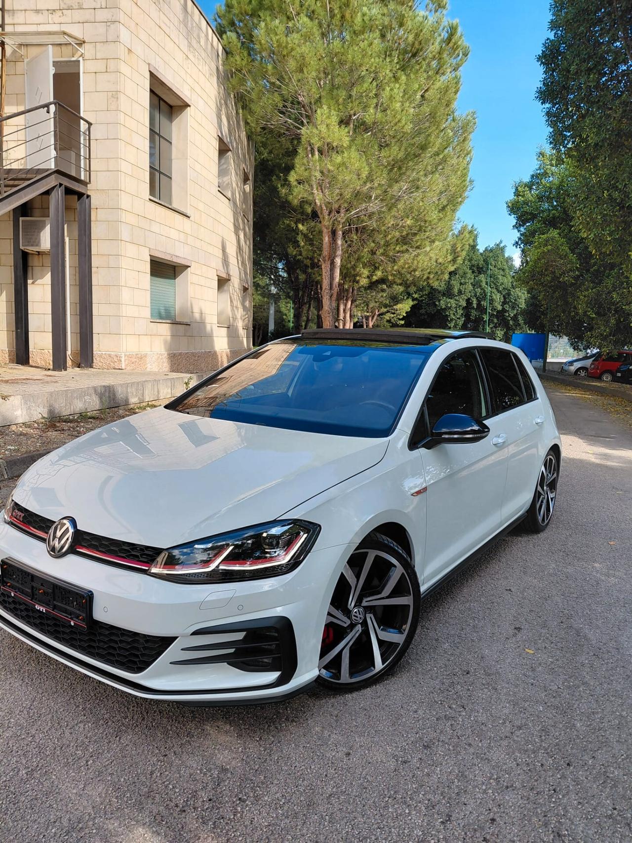 Volkswagen Golf GTI Performance 2.0 245 CV TSI DSG 5p. BMT