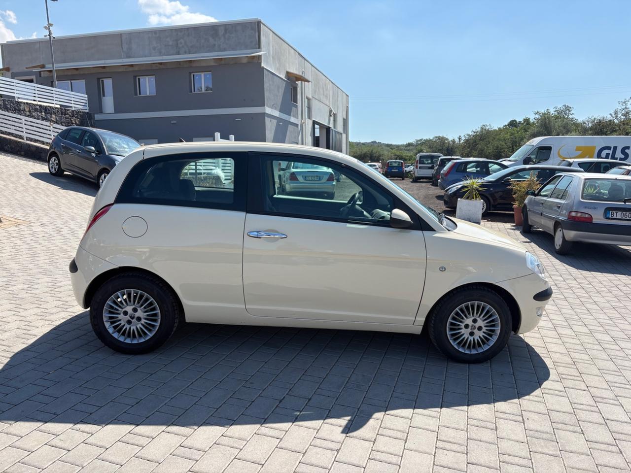 Lancia Ypsilon 1.2 fire