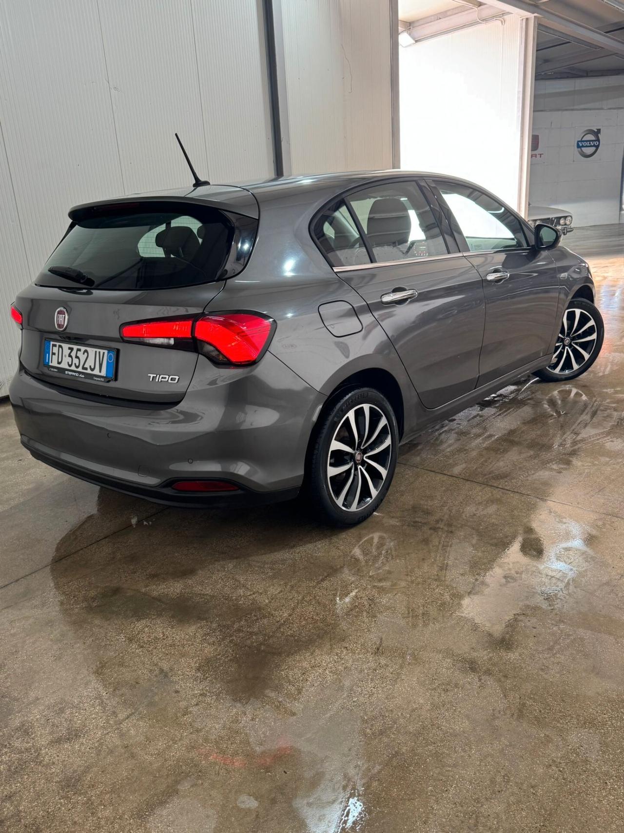 Fiat Tipo 1.6 Mjt S&S 5 porte Easy