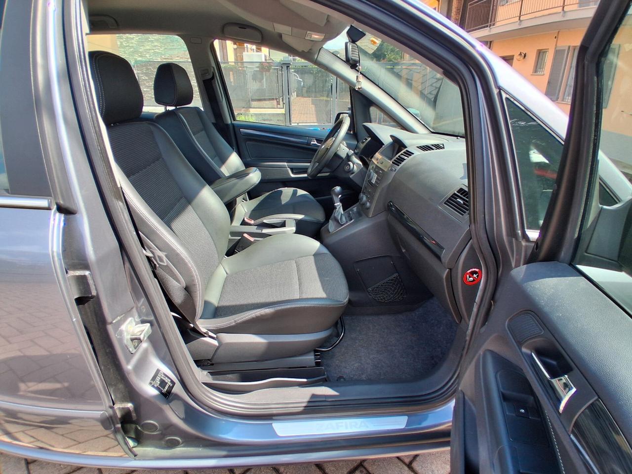 Opel Zafira 1.8 16v vvt club