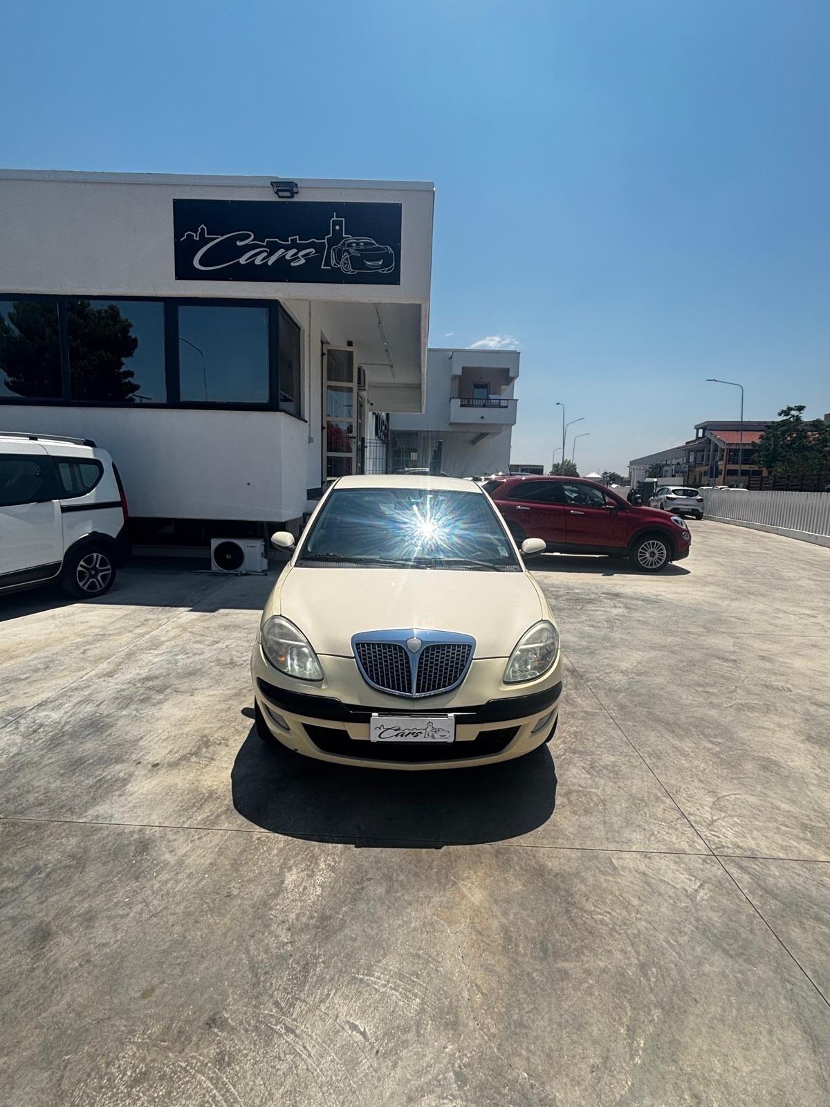 Lancia Ypsilon 1.2 16V Argento