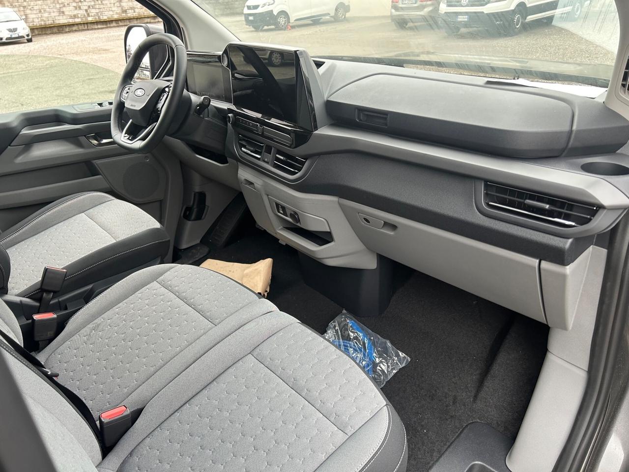 Ford Tourneo Custom Ibrido Plug-in 9 POSTI