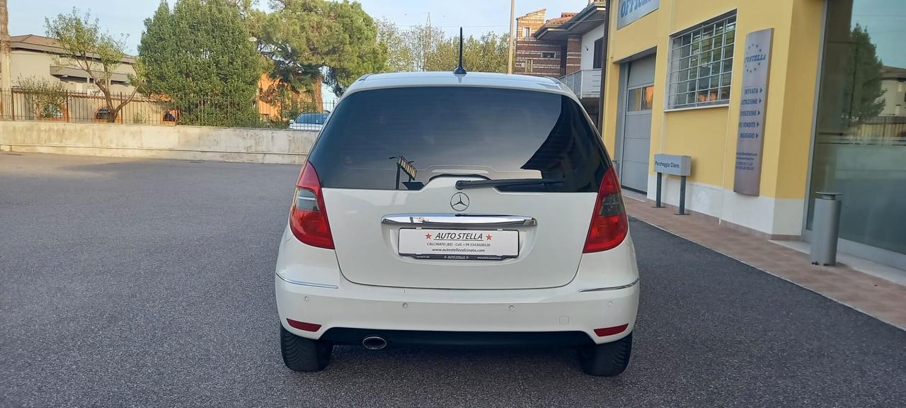 Mercedes-Benz Classe A 180 CDI All. Avantgarde Diesel cc. 1.9 CV. 109 Cambio Automatico 5 Porte 5 Posti Euro 5 Utilizzabile anche per i Neopatentati.