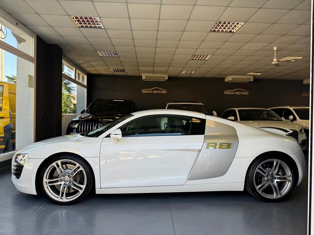 Audi R8 4.2 V8 FSI quattro R tronic