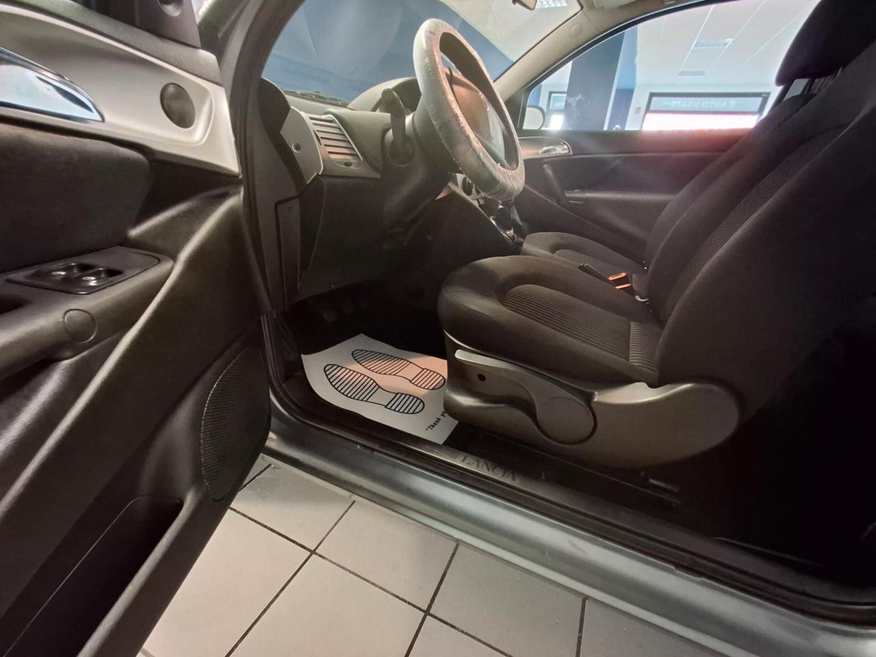 Lancia Ypsilon 1.2 Argento