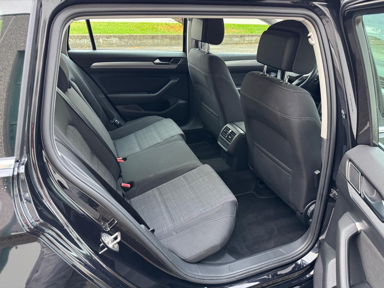 Volkswagen Passat Variant 2.0 TDI SCR 122 CV EVO DSG Business