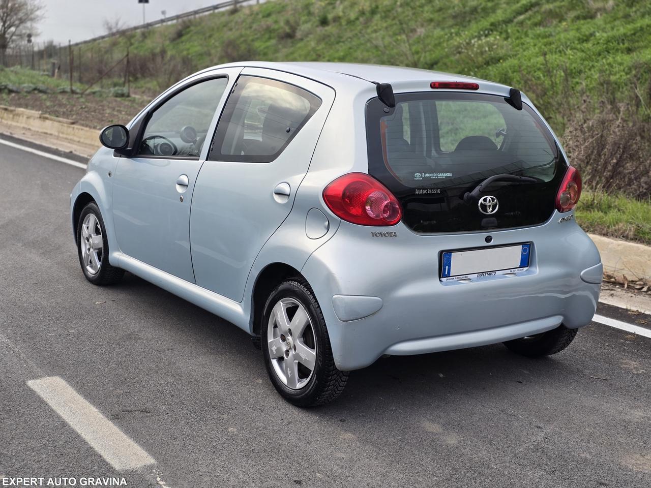 TOYOTA AYGO 1.0 BENZ 5 PORTE PER NEO PATENTATI