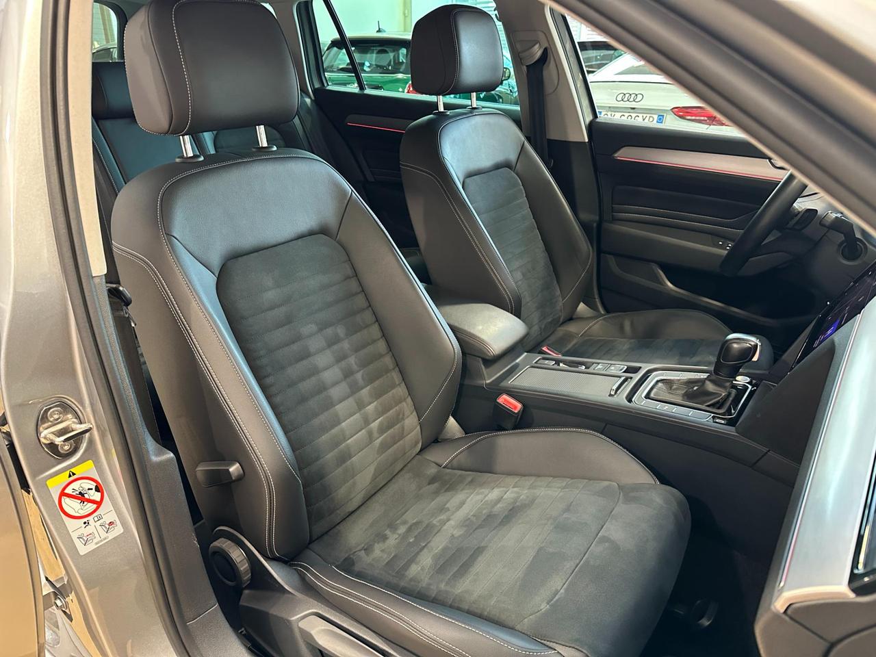 Volkswagen Passat Variant 2.0 tdi Executive 150cv DSG-Camera-Carplay-Keyless-IVA