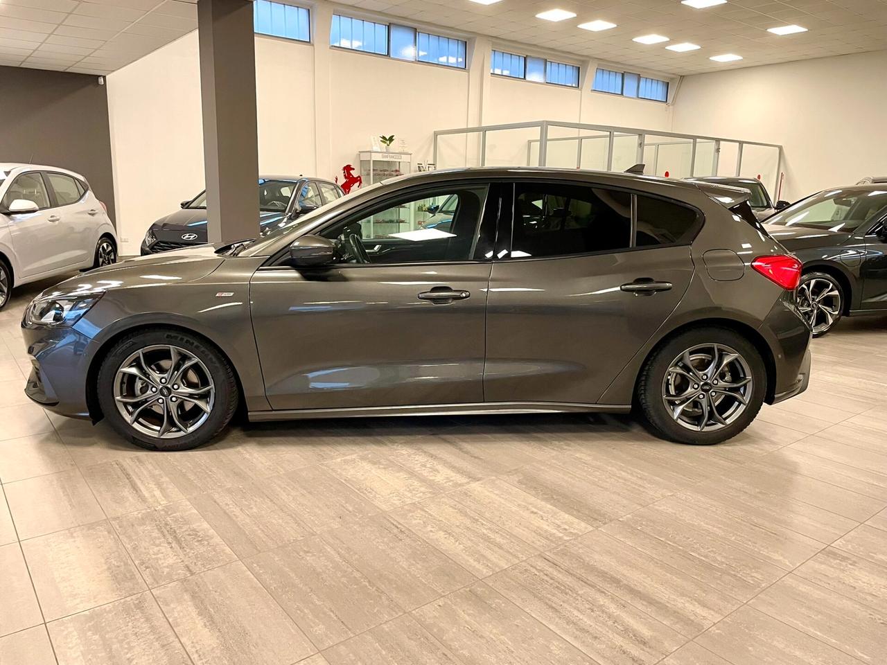 Ford Focus 1.5 EcoBlue 120cv A8 ST-Line