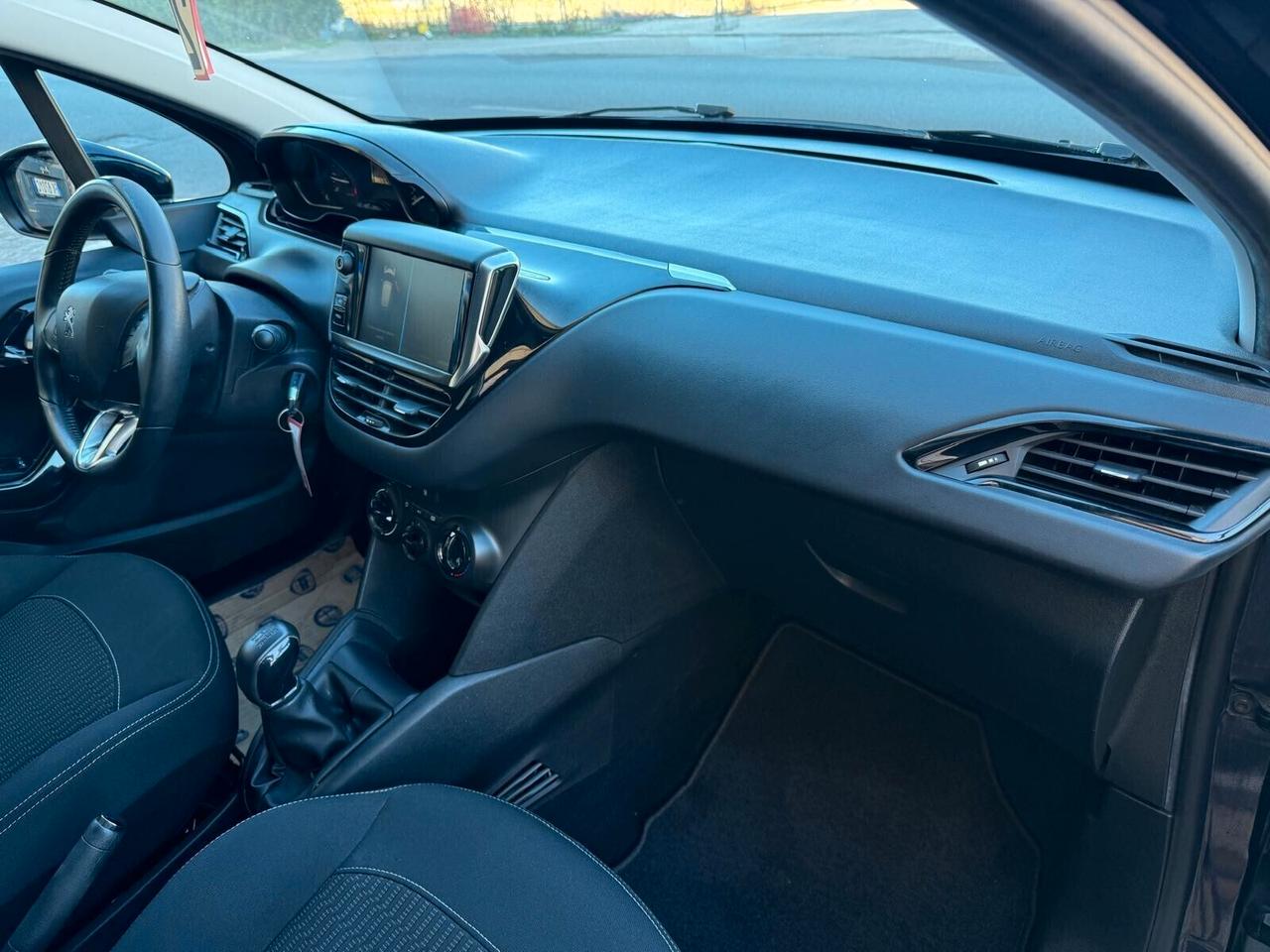 Peugeot 208 1.2 Benz 82cv Allure PER NEOPATENTATI