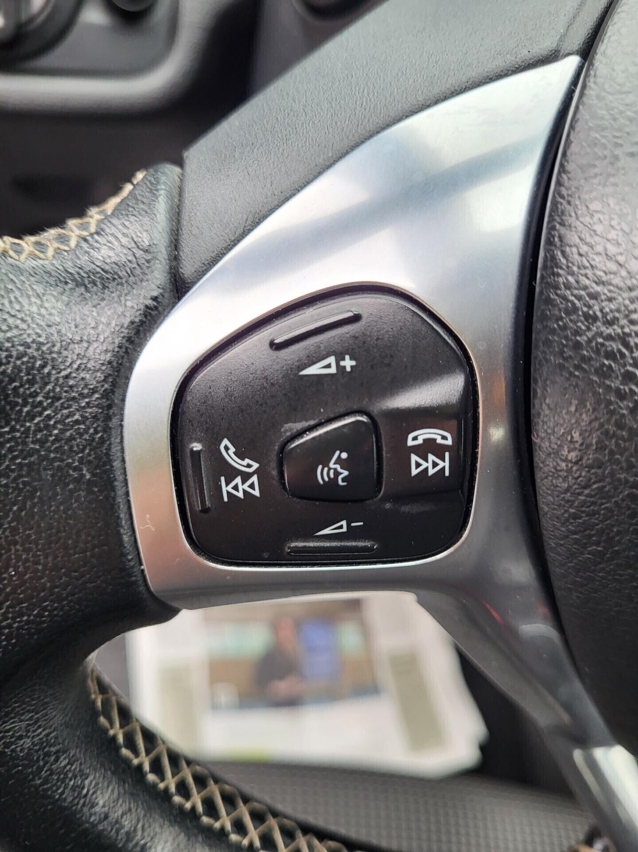 FORD Fiesta 1,5 TDCi-6B-3 REVISIONI-NAVI-UNICA PRO