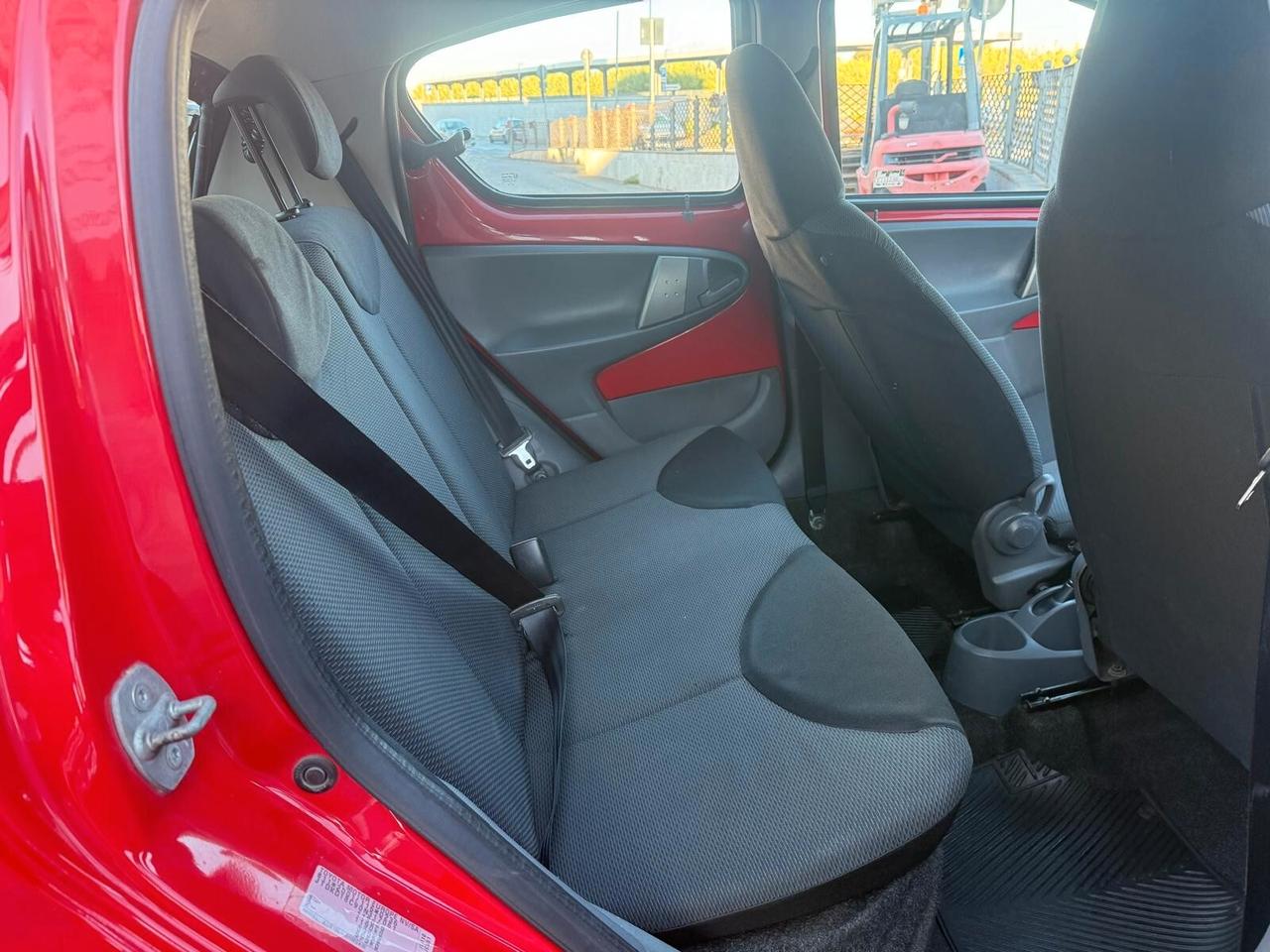 Toyota Aygo 1.0 12V VVT-i 5 porte Sol