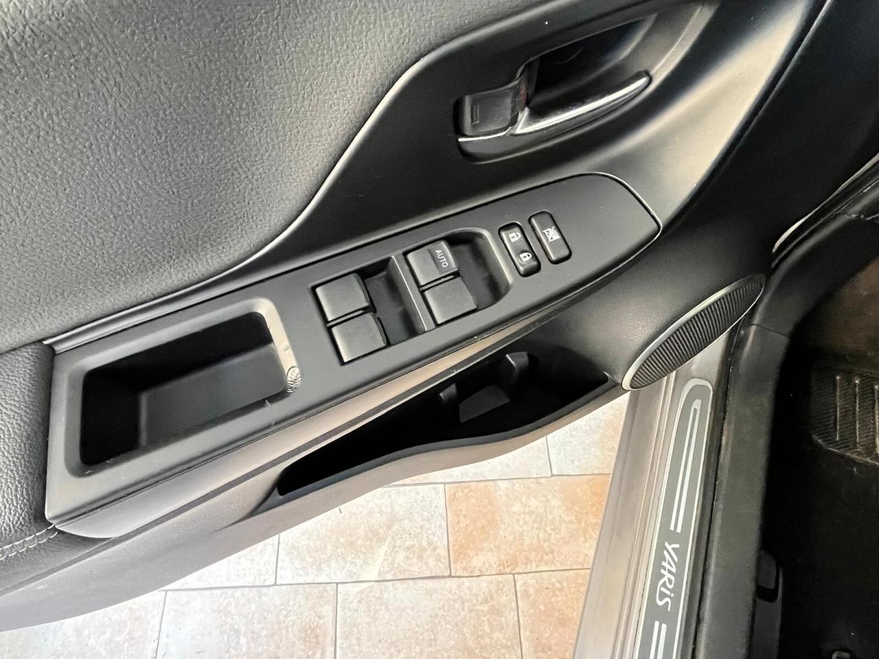 Toyota Yaris 1.4 D-4D 5 porte Lounge