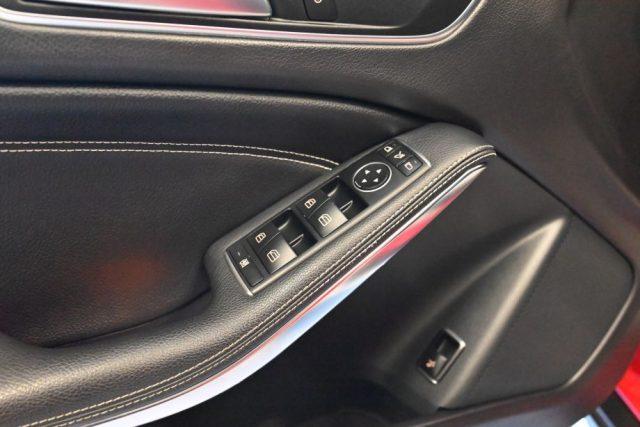 MERCEDES-BENZ GLA 200 PREMIUM AMG AUTO TETTO CAM PELLE LED 19"STRAFULL!!