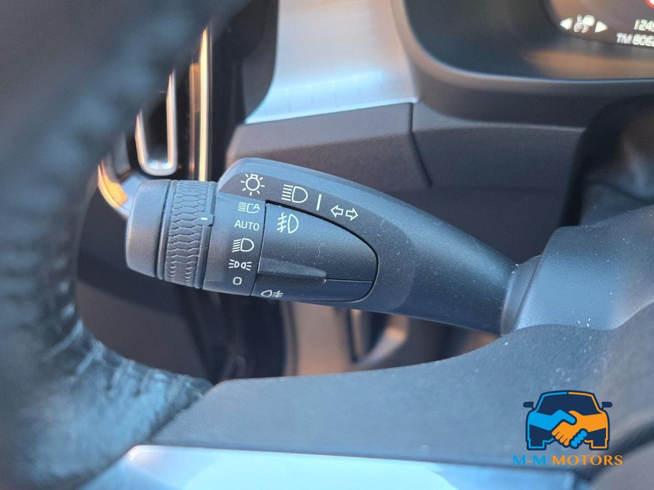 VOLVO XC40 D4 AWD Geartronic Momentum