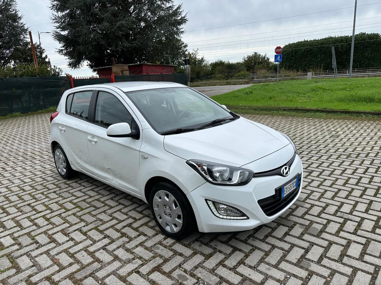 Hyundai i20 1.2 5p. Econext Sound Edition