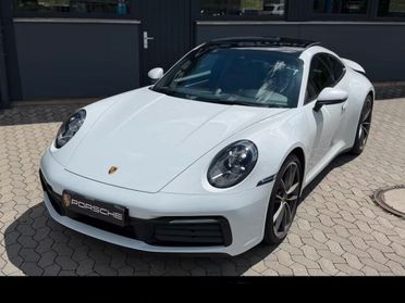 Porsche 911 Carrera 992