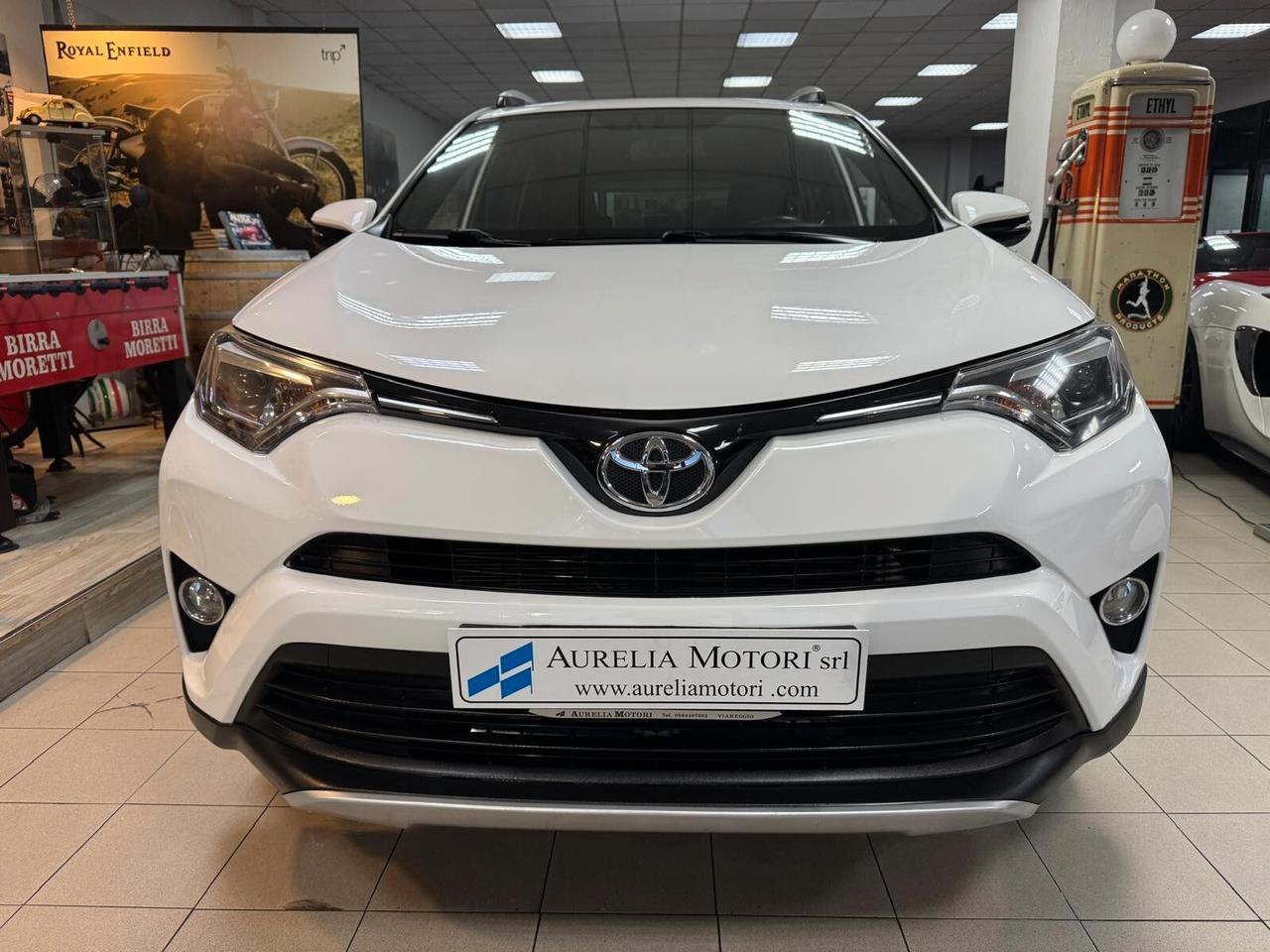 Toyota RAV 4 2.0 D-4D 2WD Lounge MY '17 UNICOPR. PARI AL NUOVO