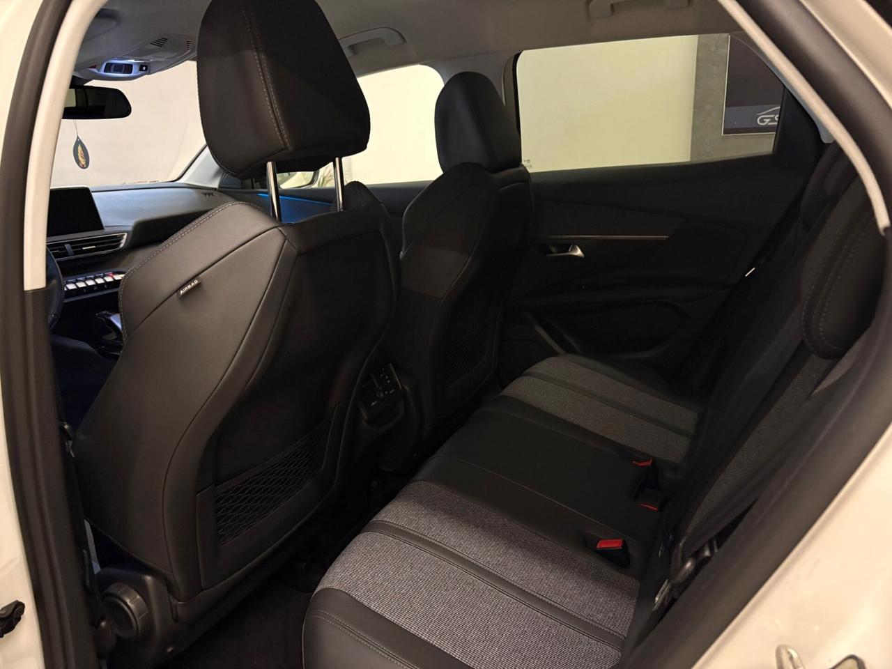 Peugeot 3008 BlueHDi 130 S&S EAT8 Allure