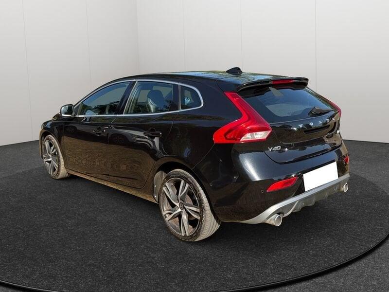 Volvo V40 D4 Geartronic R-Design Momentum