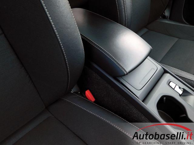 VOLVO XC40 2.0T4 190CV GEARTRONIC MOMENTUM AUTOMATICA