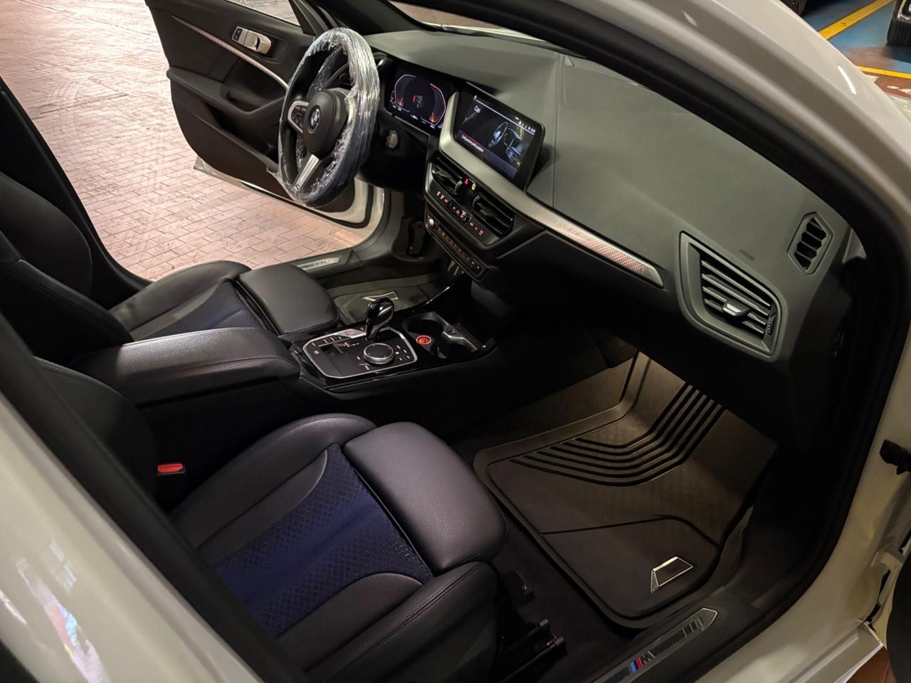 Bmw 120 120i 5p. Msport