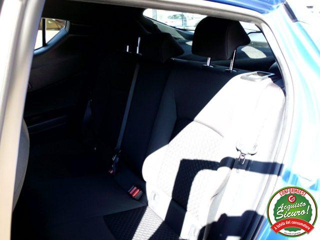 TOYOTA C-HR 1.8 Hybrid E-CVT Business
