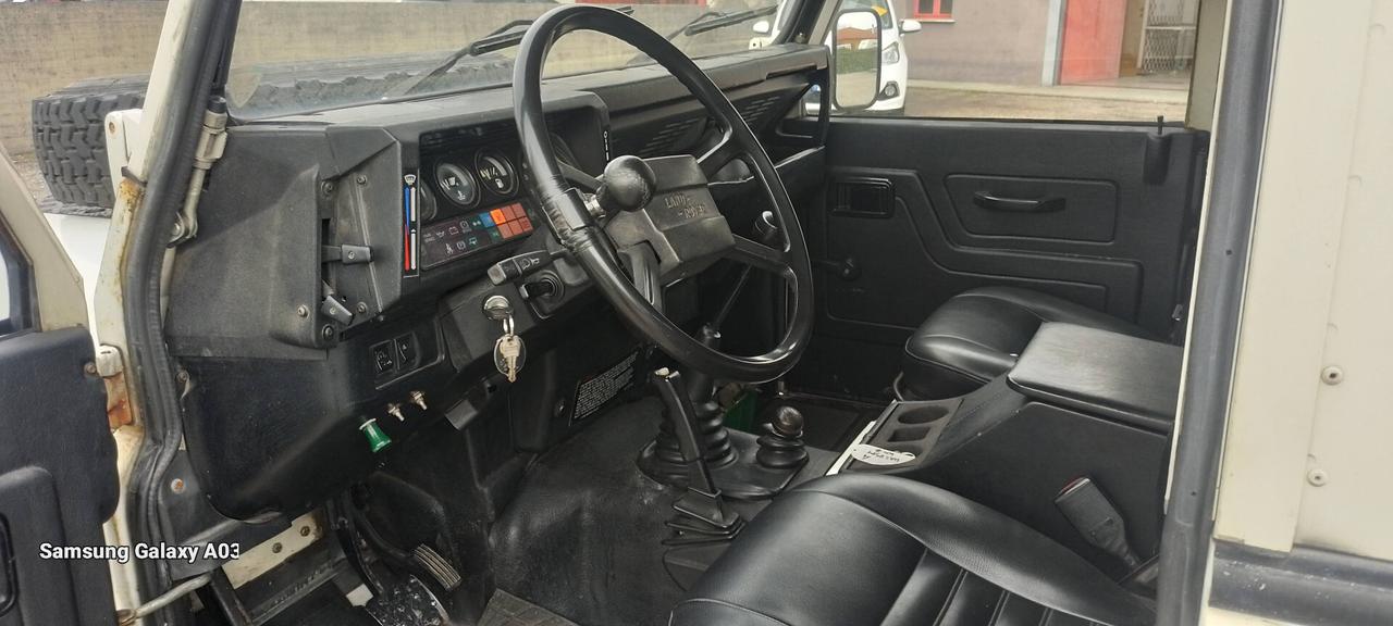 Land Rover Defender 90 diesel Hard-top