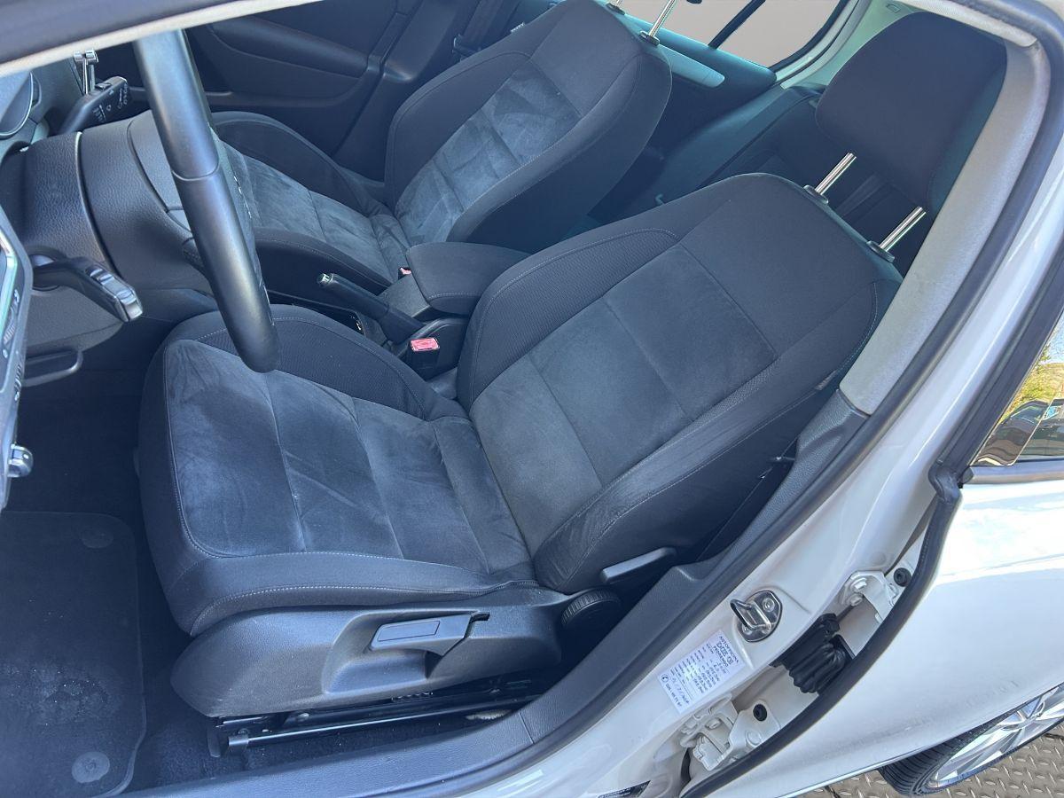 VOLKSWAGEN - Golf - 1.6 TDI 105CV DPF 5p. Highline